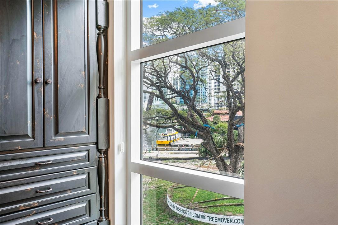 ESPLANADE - Residential