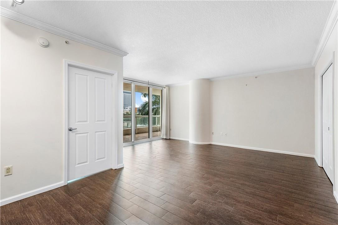 ESPLANADE - Residential