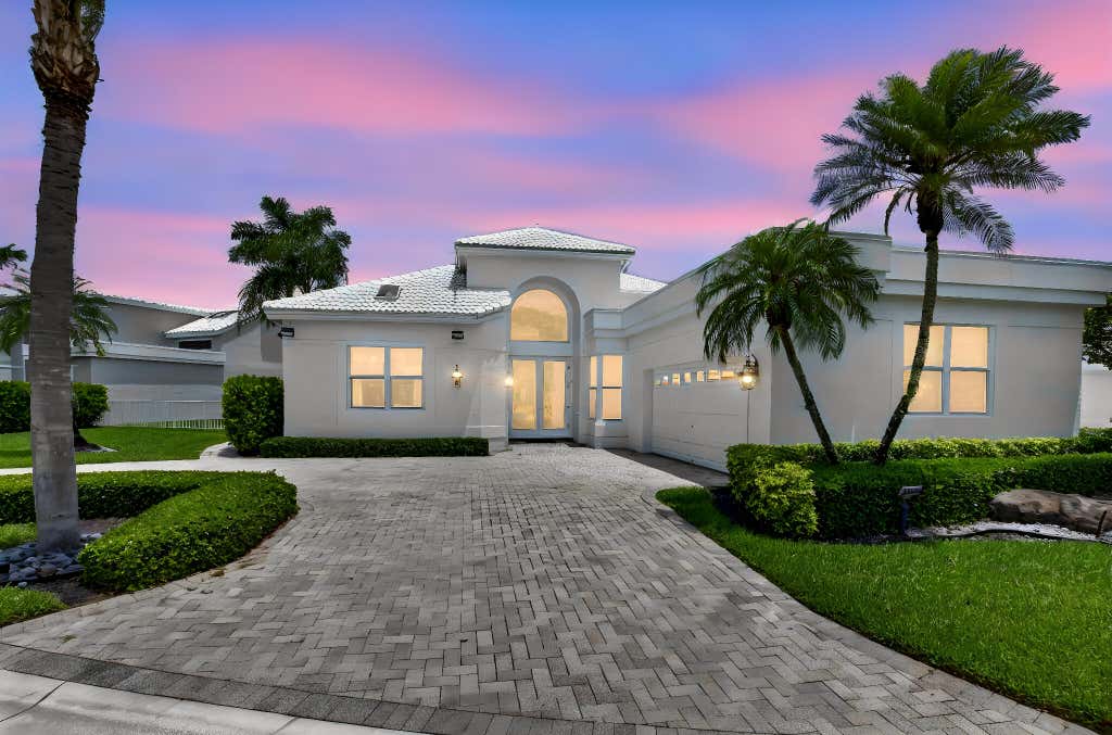 Photo of 5768 Waterford, Boca Raton, FL 33496 (MLS # B26039789)