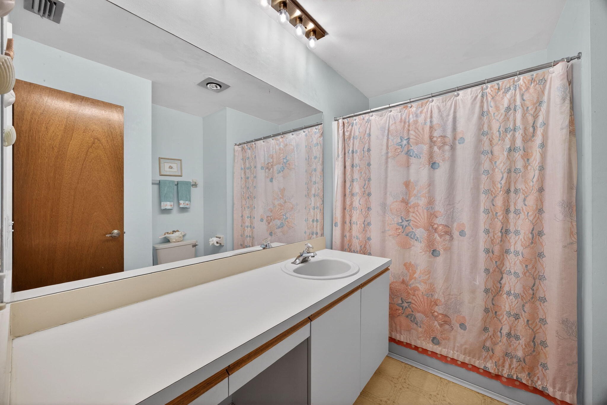 PINECROFT CONDO - Residential