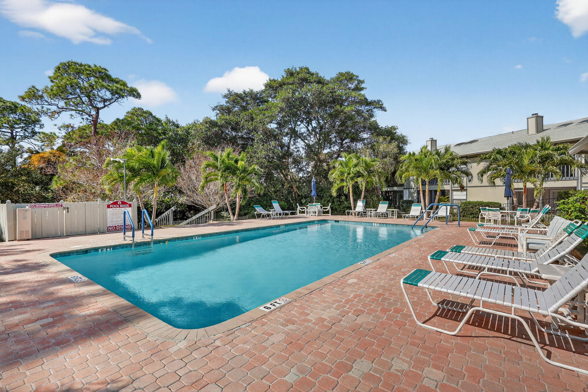 PINECROFT CONDO - Residential