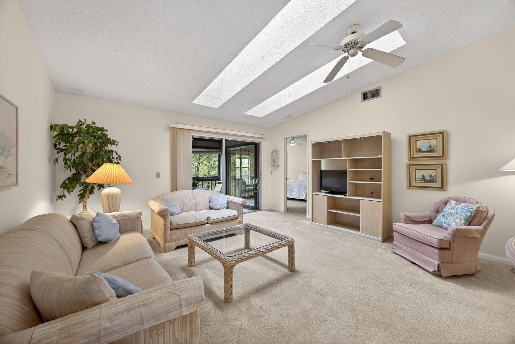 PINECROFT CONDO - Residential