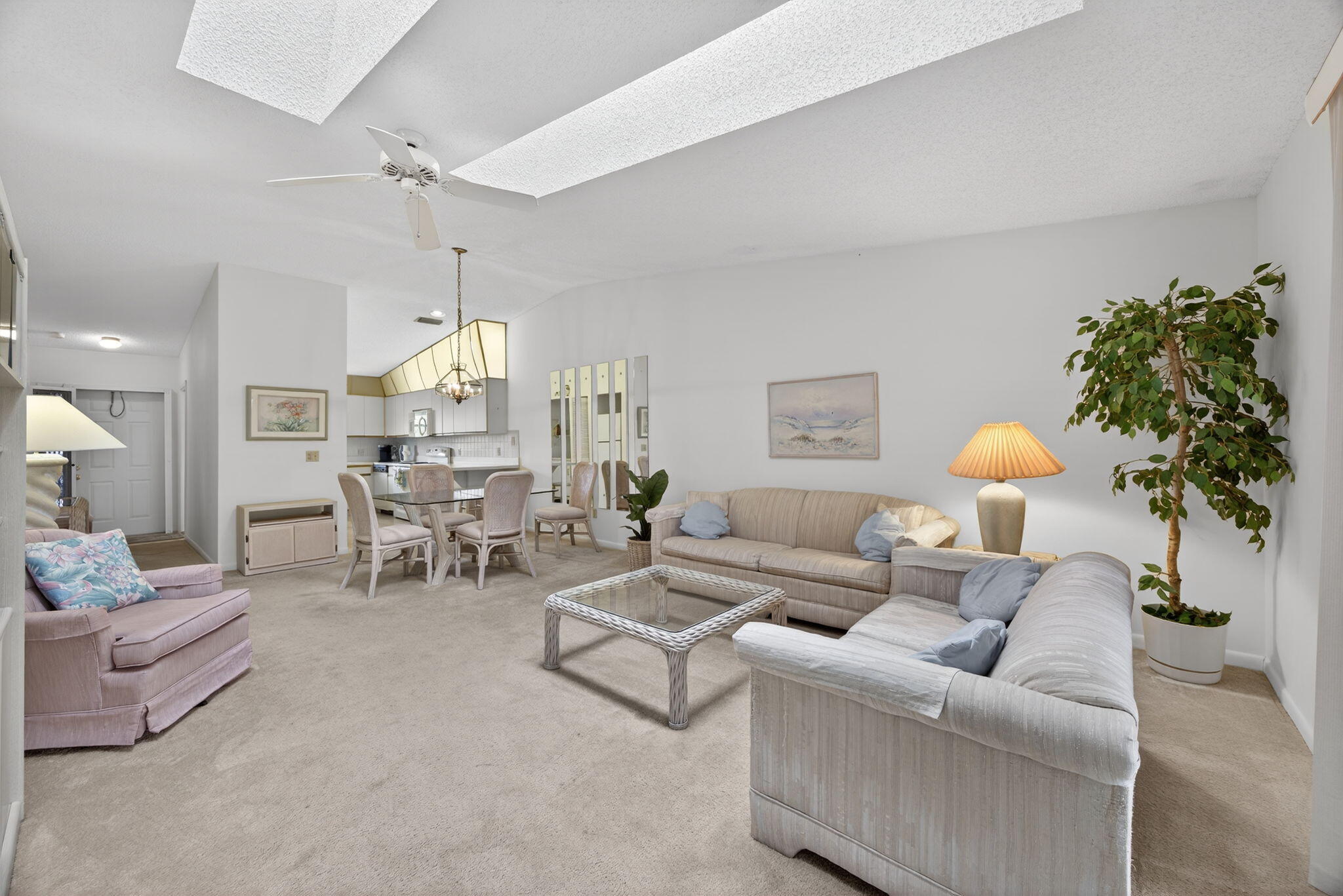 PINECROFT CONDO - Residential