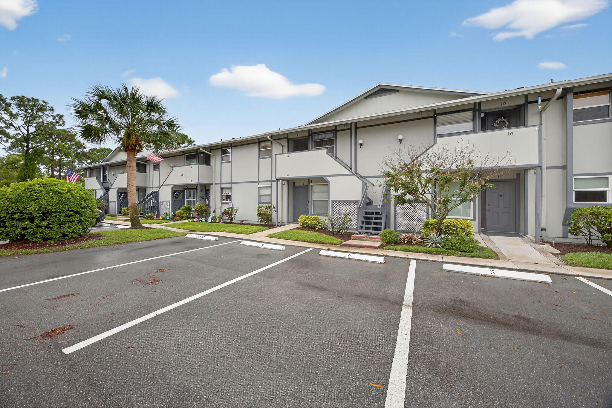 PINECROFT CONDO - Residential