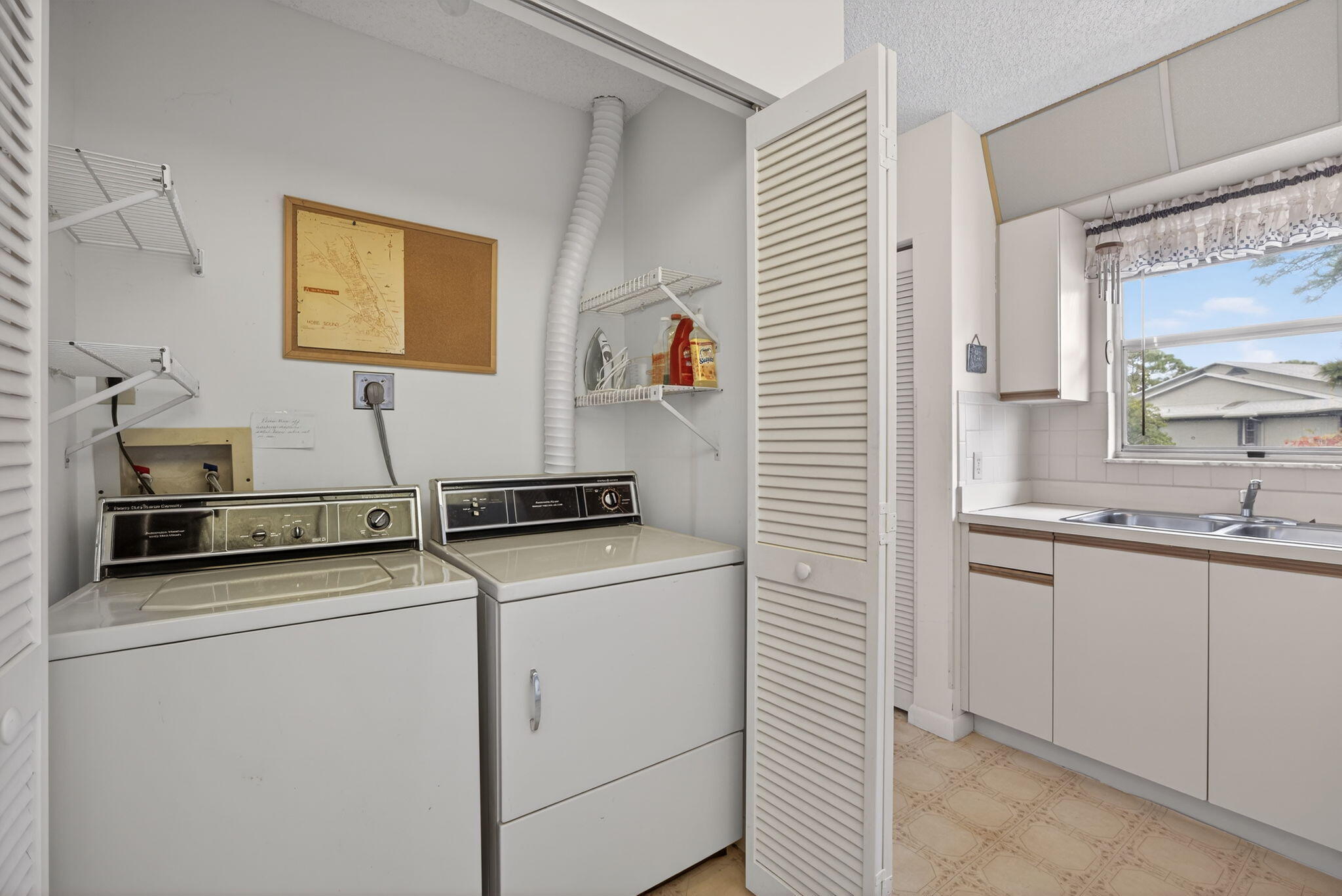 PINECROFT CONDO - Residential