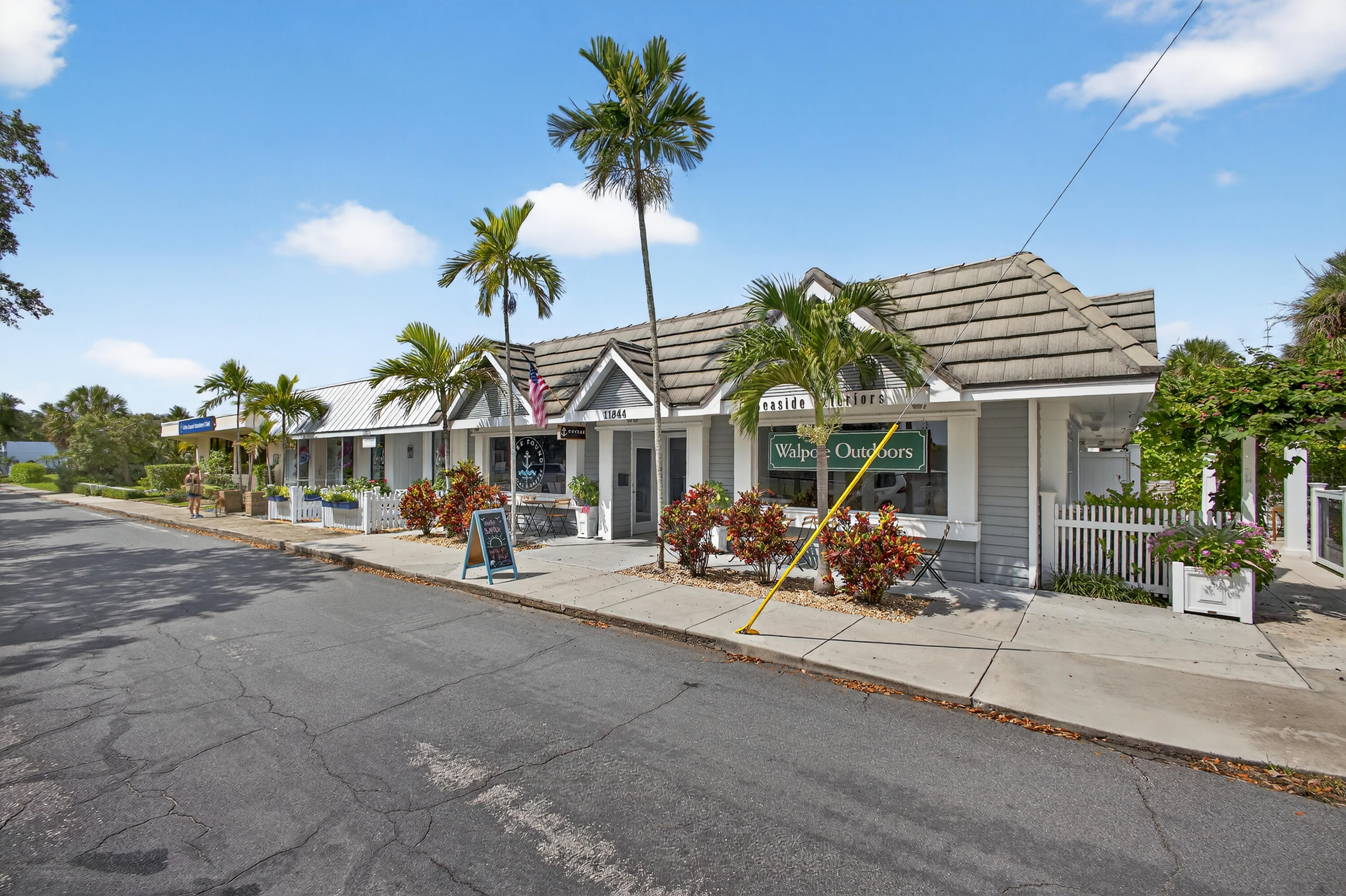 PINECROFT CONDO - Residential