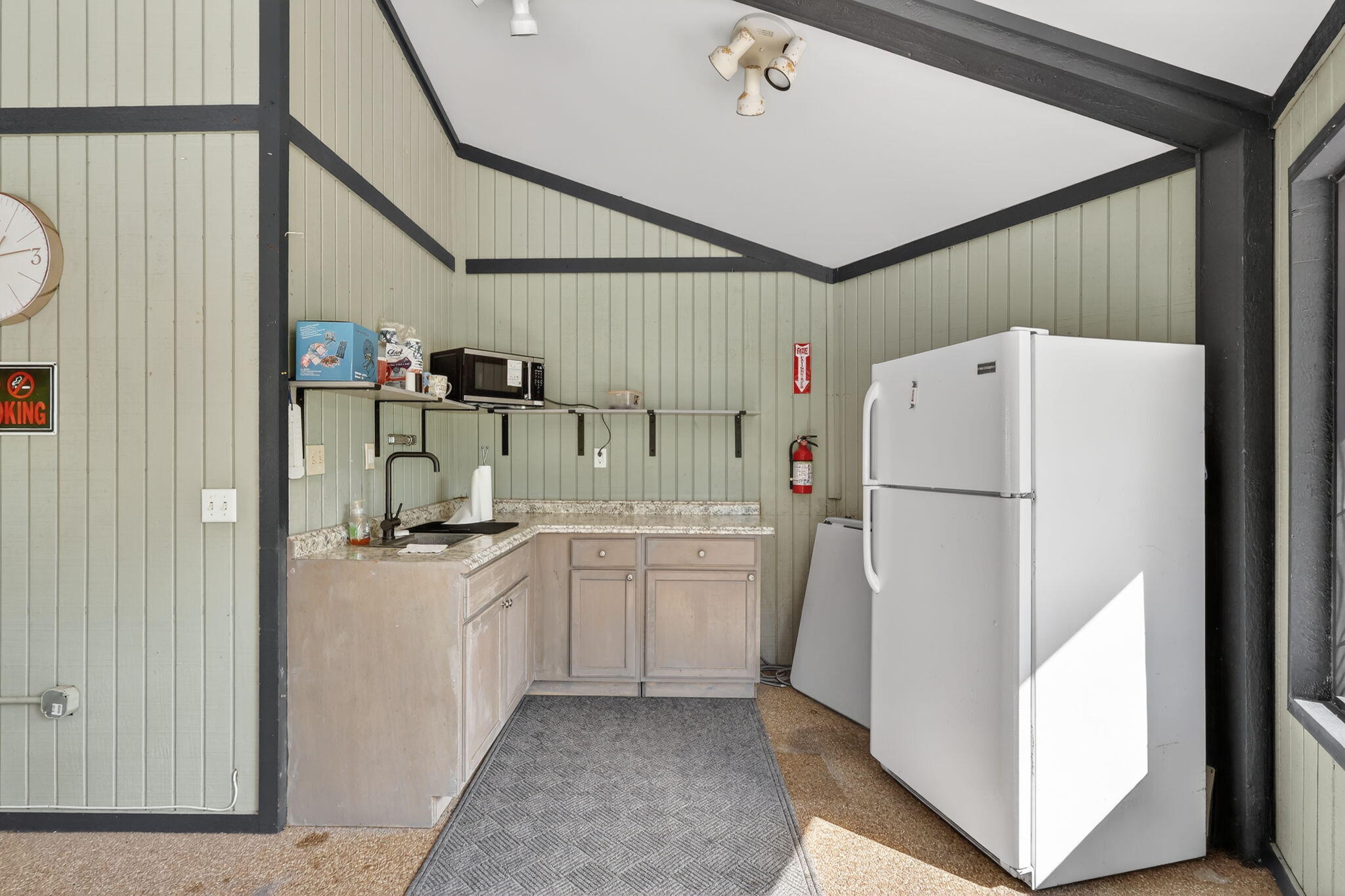 PINECROFT CONDO - Residential