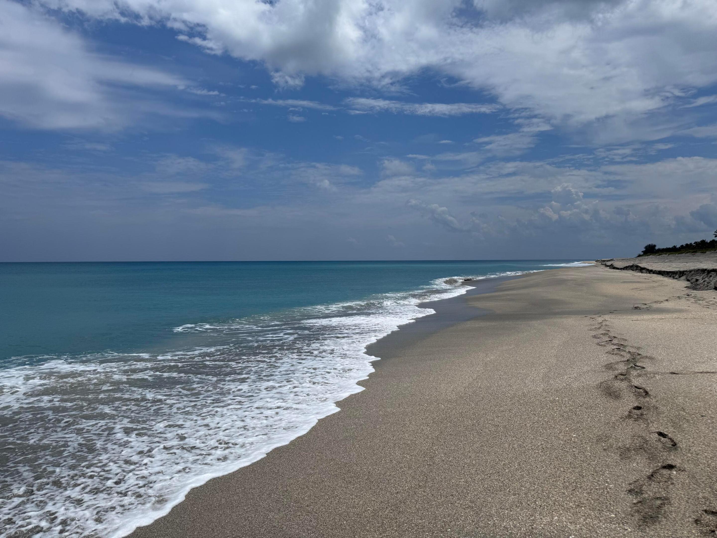 PINECROFT CONDO - Residential