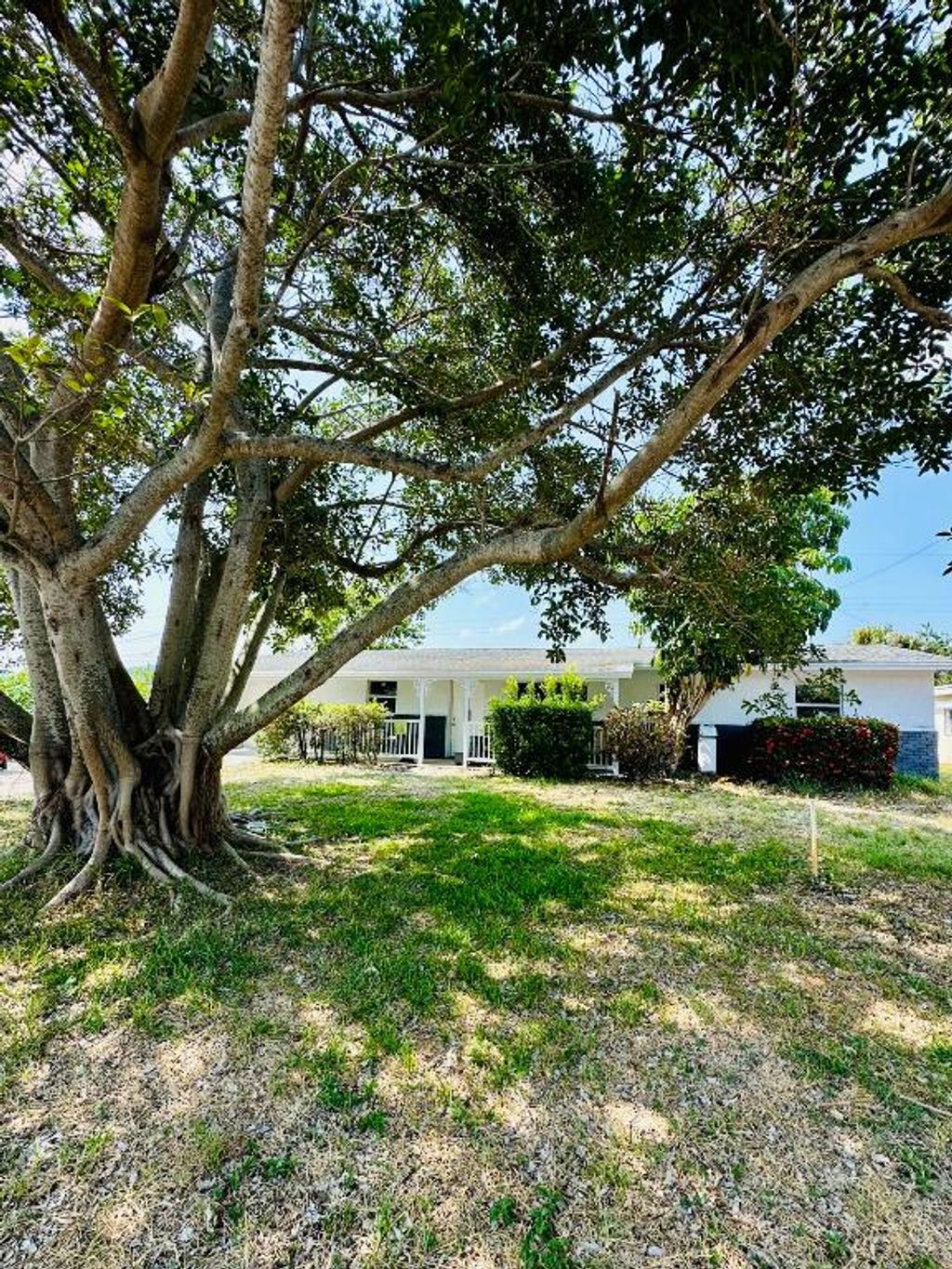 Photo of 1455 NE Silver Maple Way, Jensen Beach, FL 34957 (MLS # R10987284)