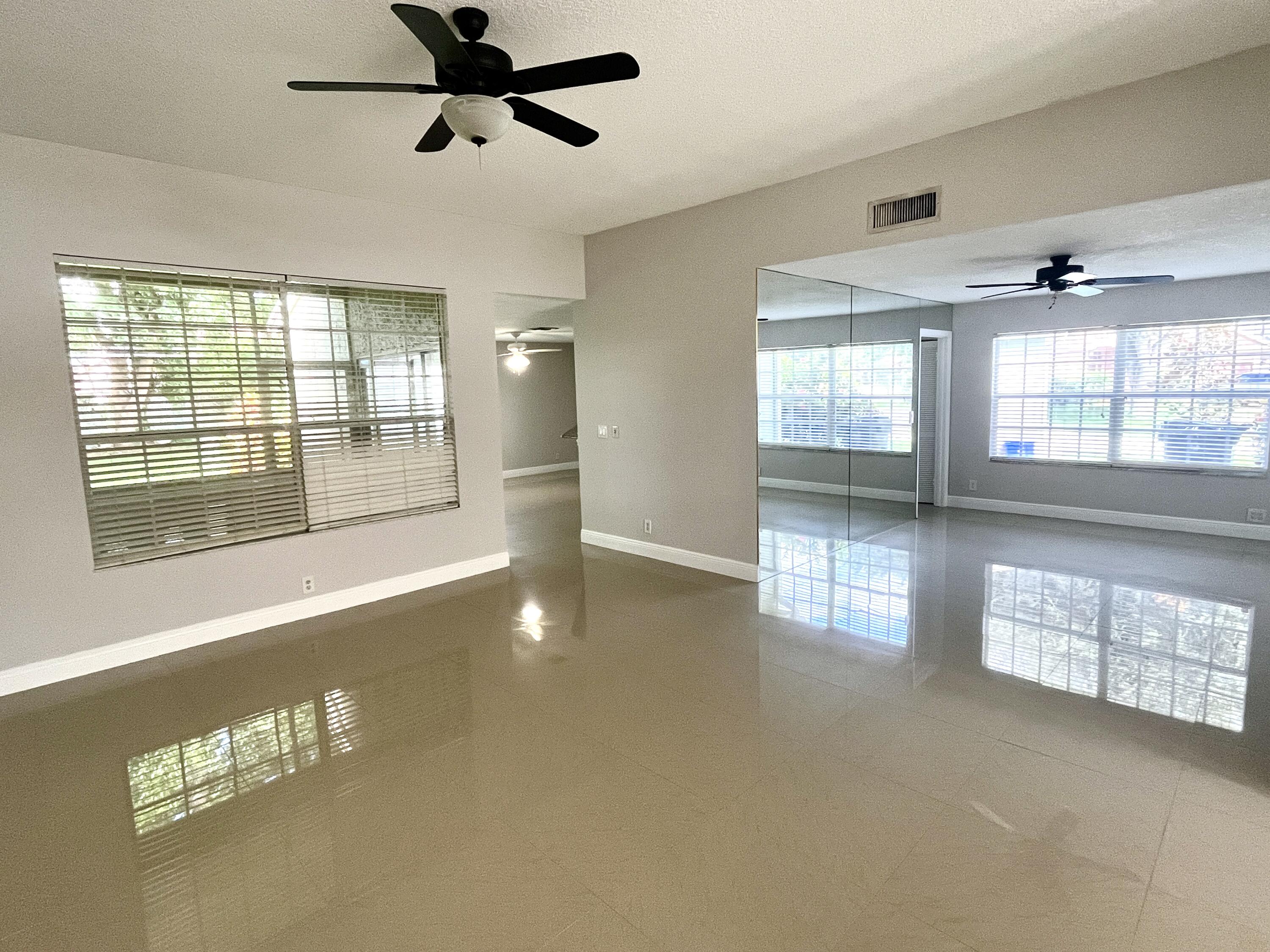 1112 Wild Cherry Lane, Wellington, FL, 33414/$568,500 4 1112 Wild Cherry Lane