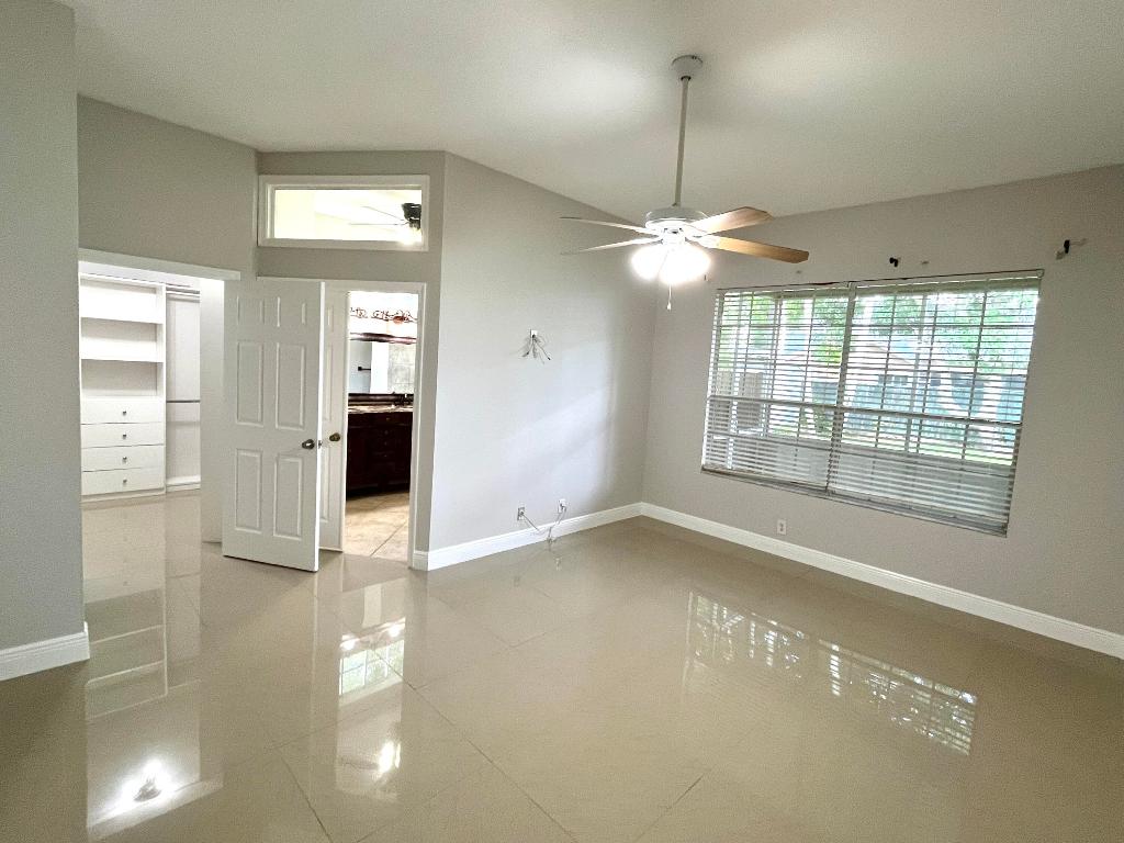 EMERALD FOREST OF WELLINGTON - Residential