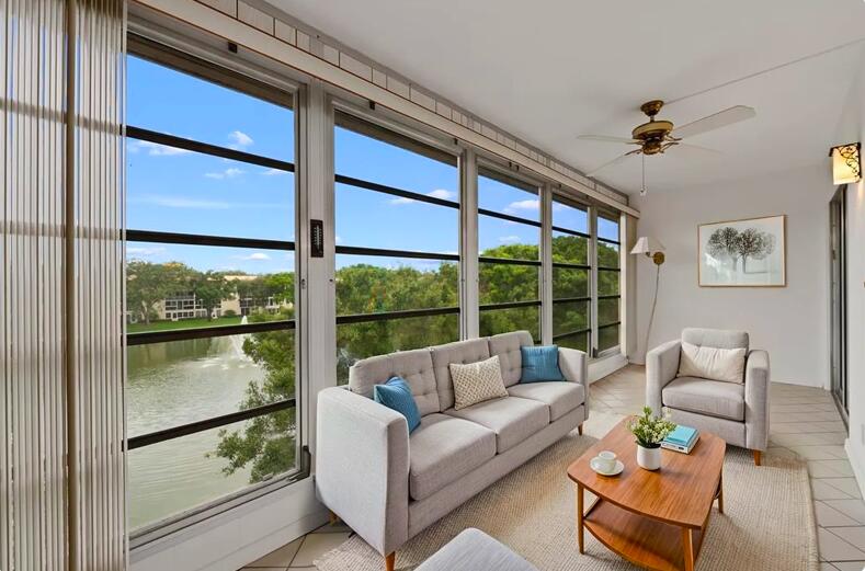 2202 LUCAYA Bend D4