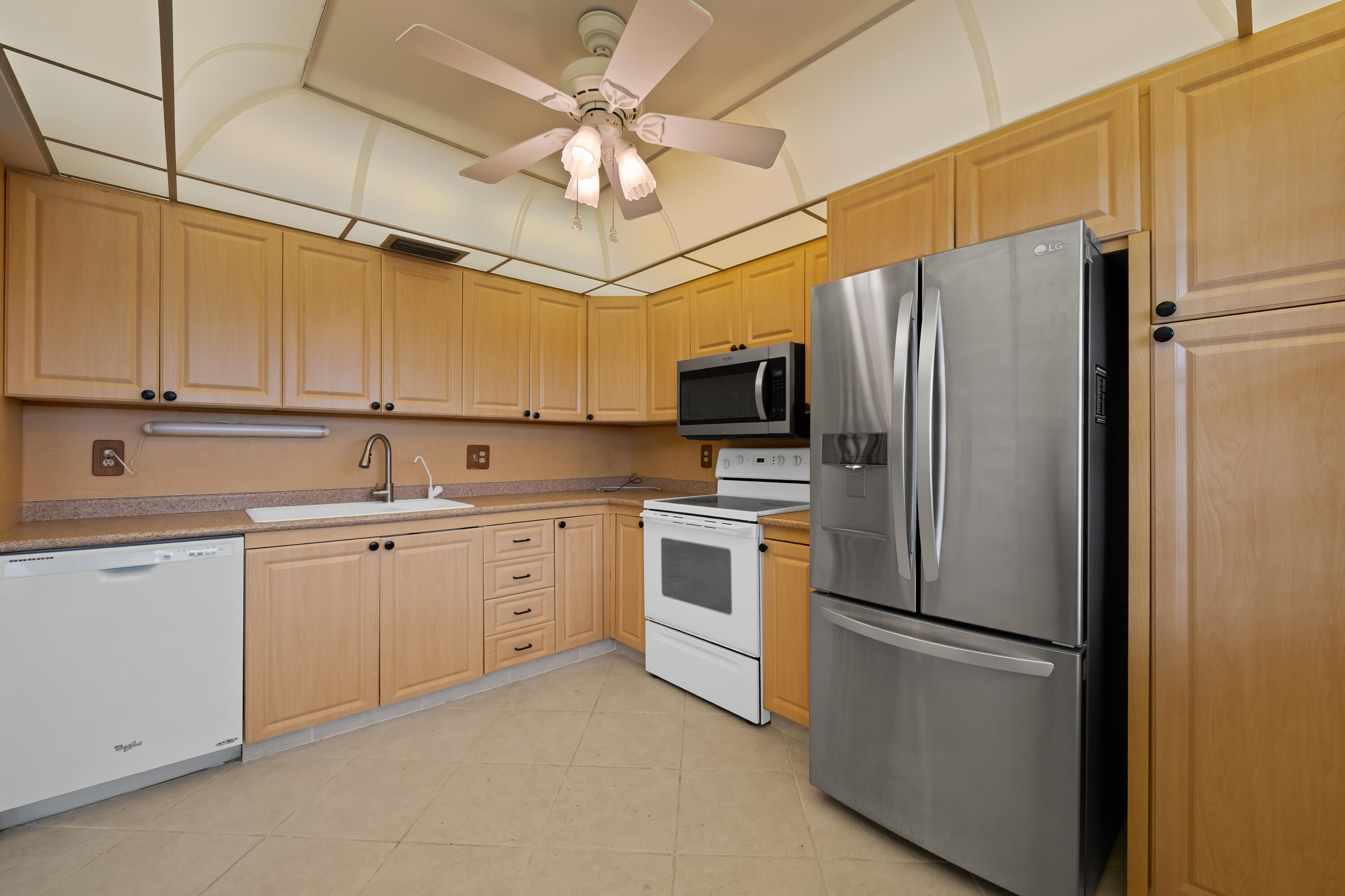 2202 LUCAYA Bend D4