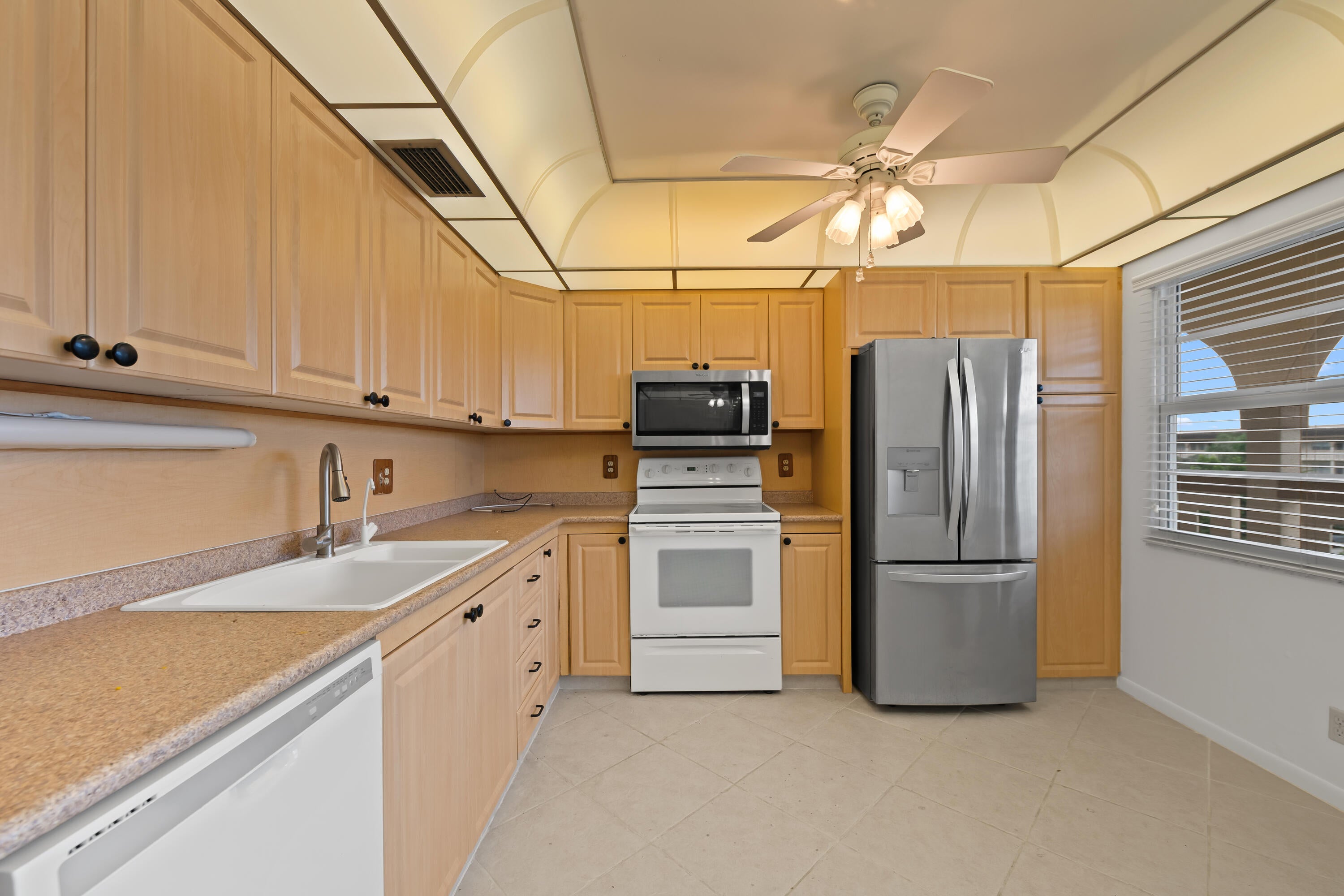 2202 LUCAYA Bend D4, Coconut Creek FL 33066