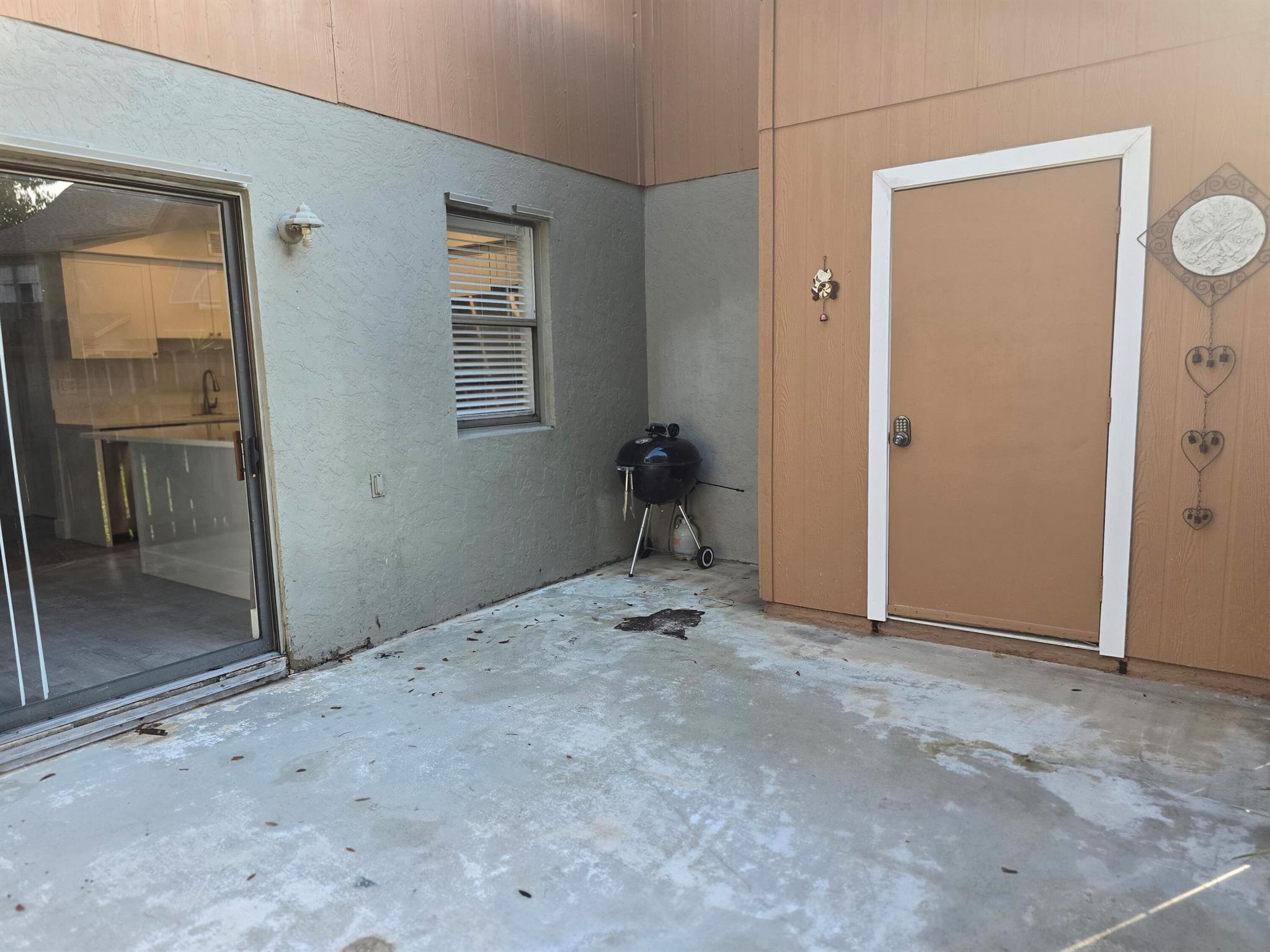 SANDTREE - Residential