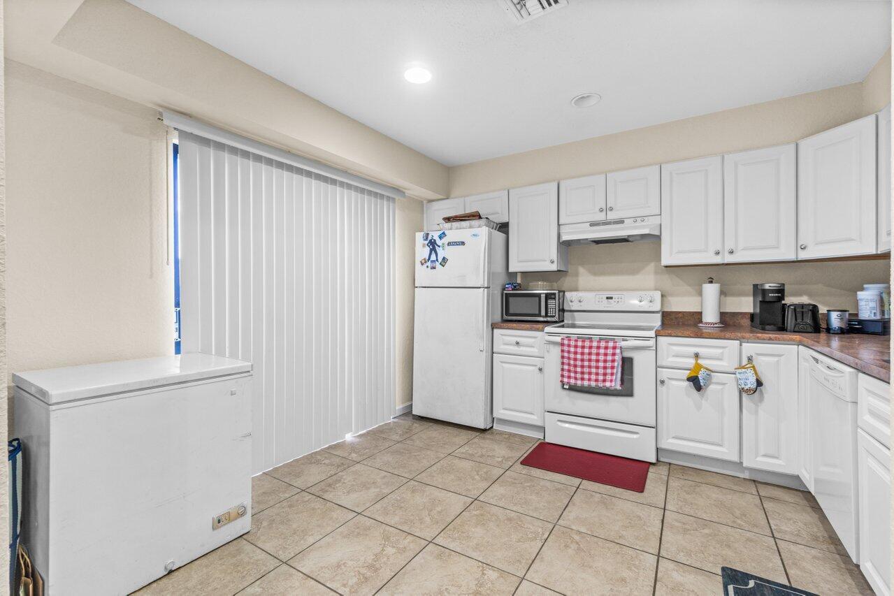 TRAILS AT ROYAL PALM BEAC - Residential Lease