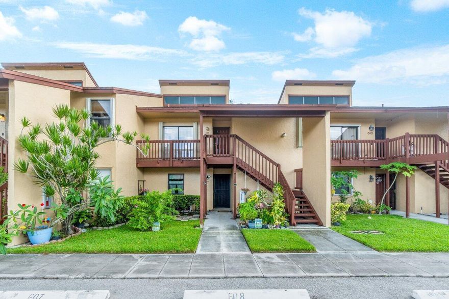 Move-in ready 2-bedroom 2-bath 2nd floor Condo. Sit out back on the covered patio and enjoy Lake & Golf Course Views.