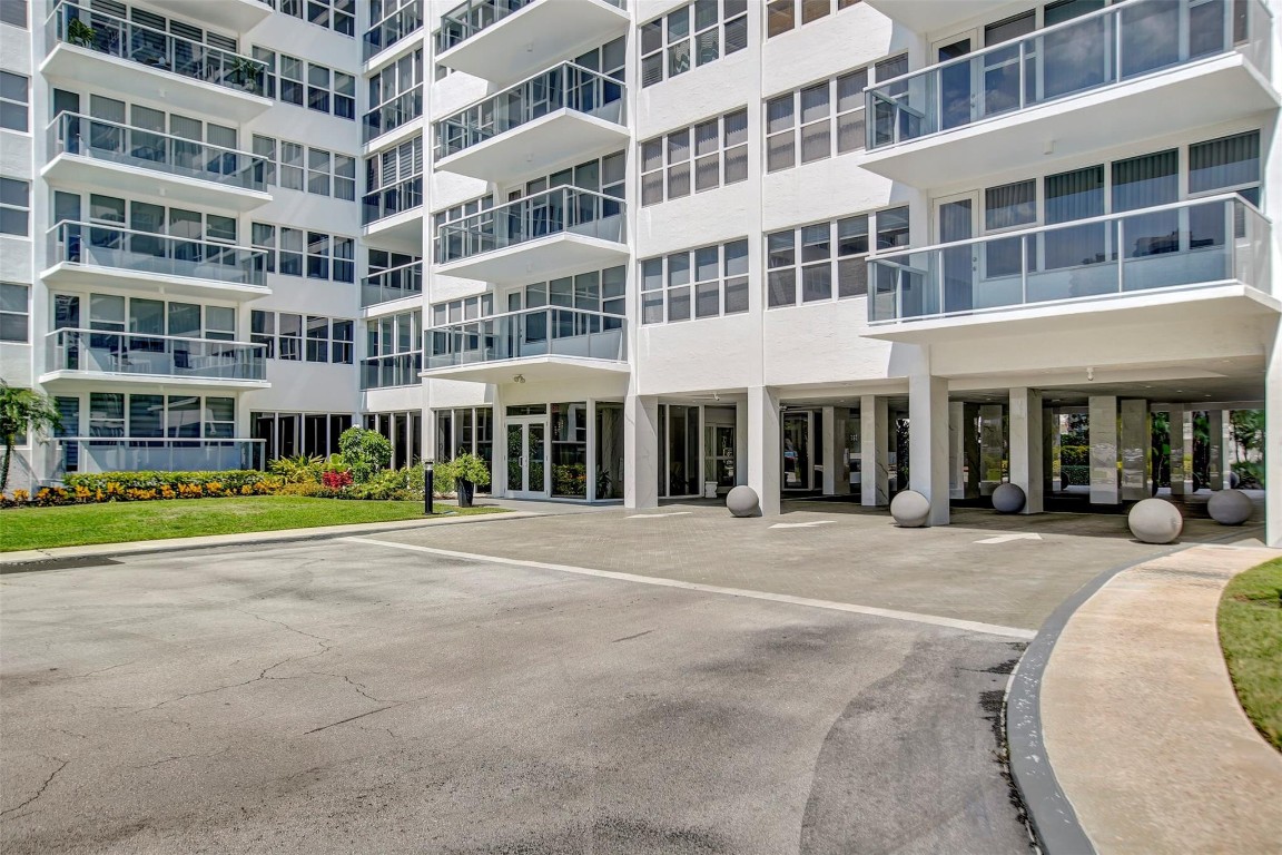 Coral Ridge Towers East - Residential