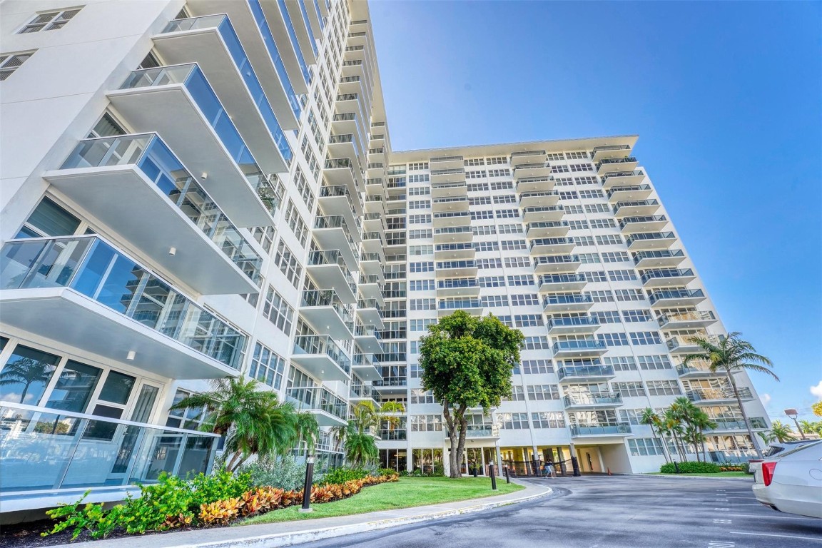 Coral Ridge Towers East - Residential