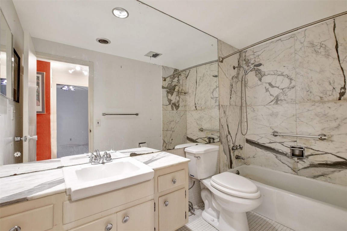 Coral Ridge Towers East - Residential