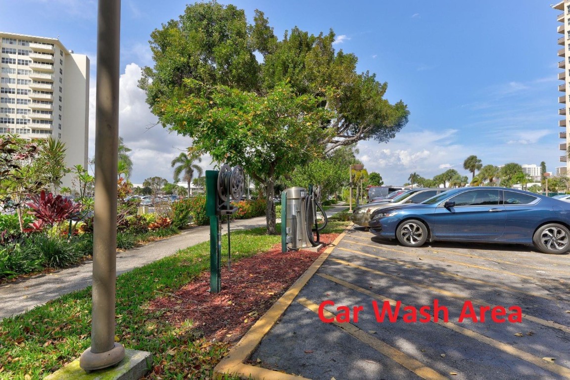 Coral Ridge Towers East - Residential