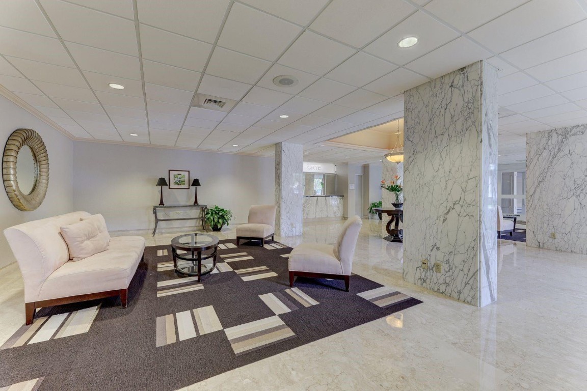 Coral Ridge Towers East - Residential