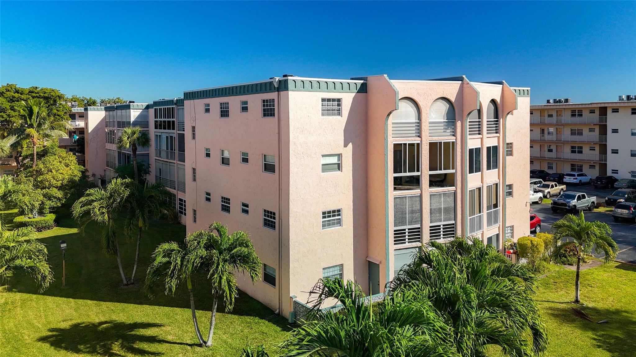 Oakland Club / Diamond - Residential