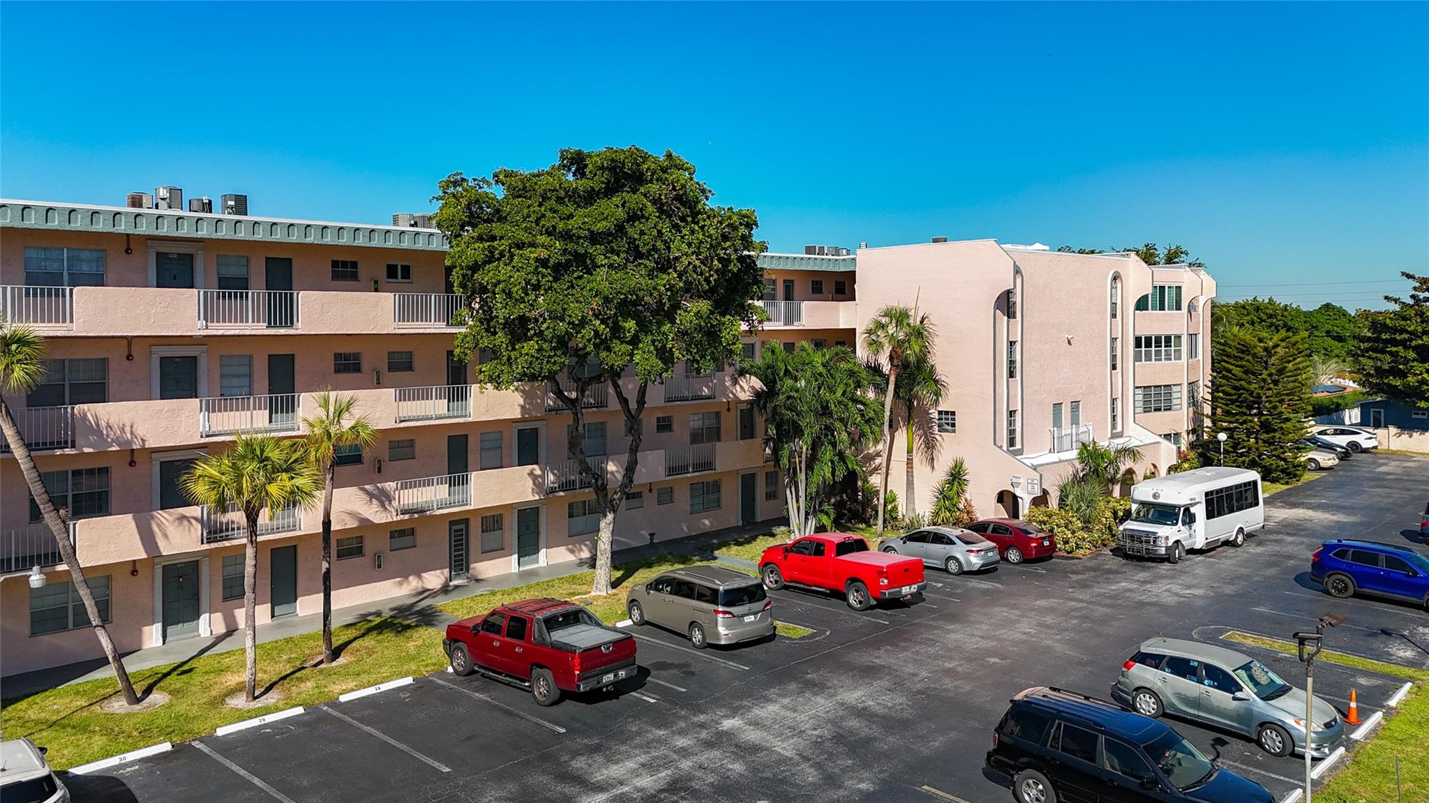 Oakland Club / Diamond - Residential