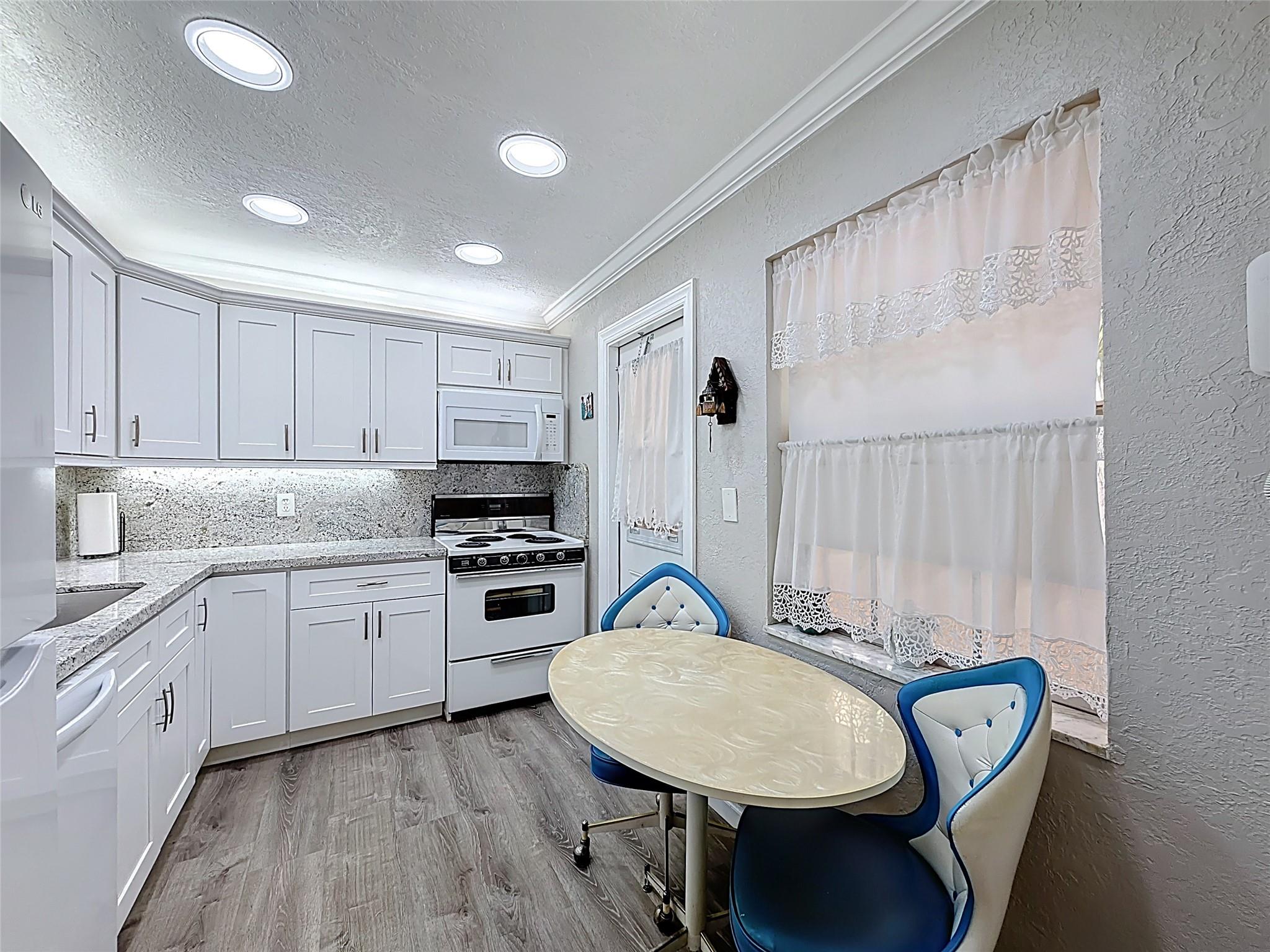 Oakland Club / Diamond - Residential