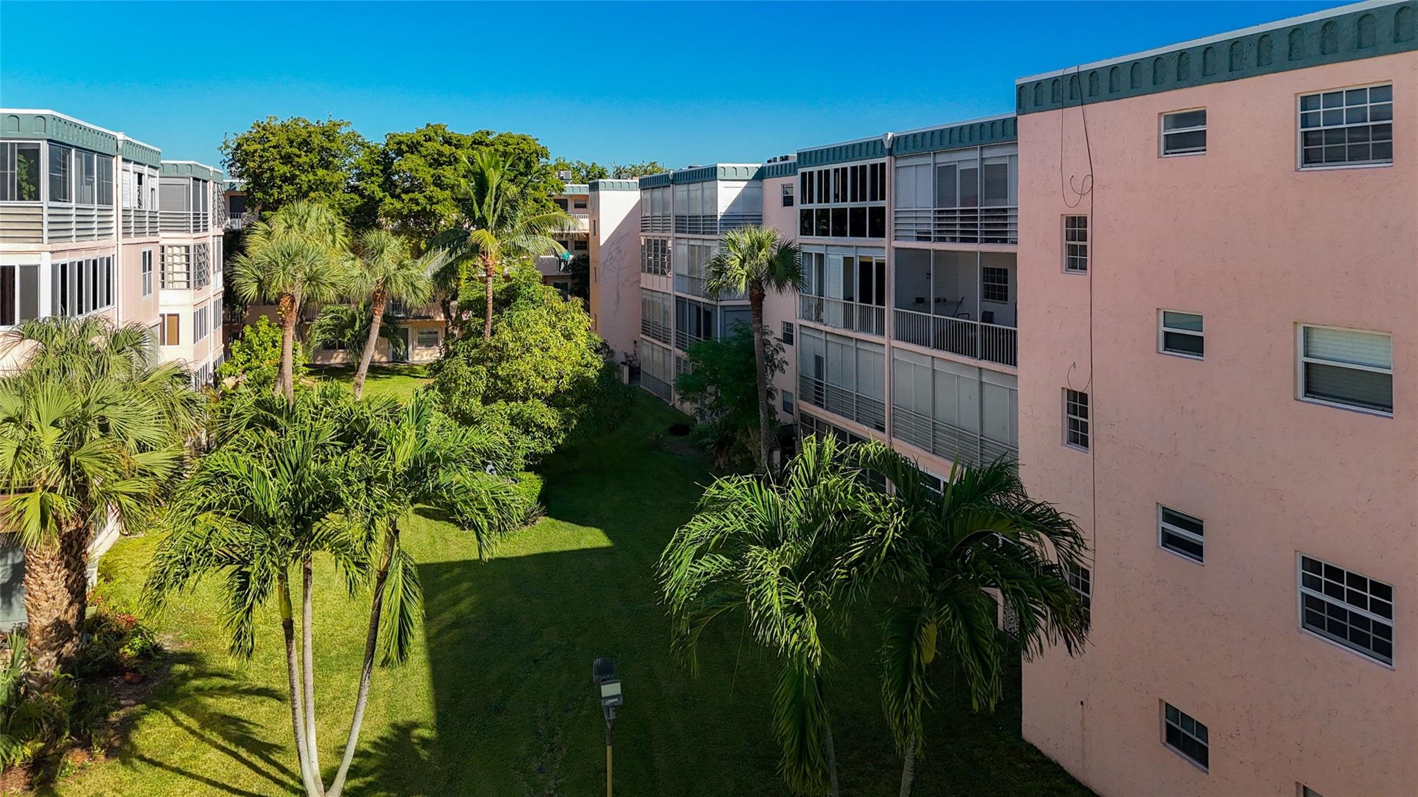 Oakland Club / Diamond - Residential