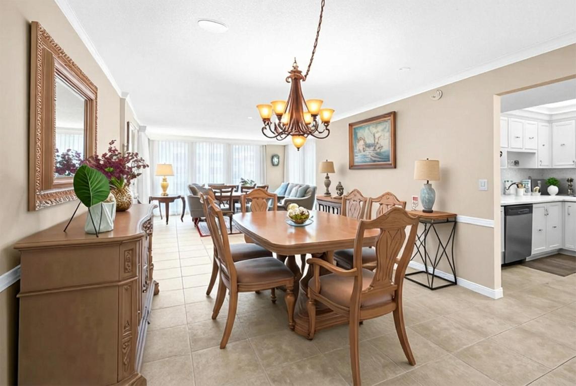 3460 S Ocean Boulevard 314, Palm Beach, FL, 33480/$565,000 3 3460 S Ocean Boulevard 314