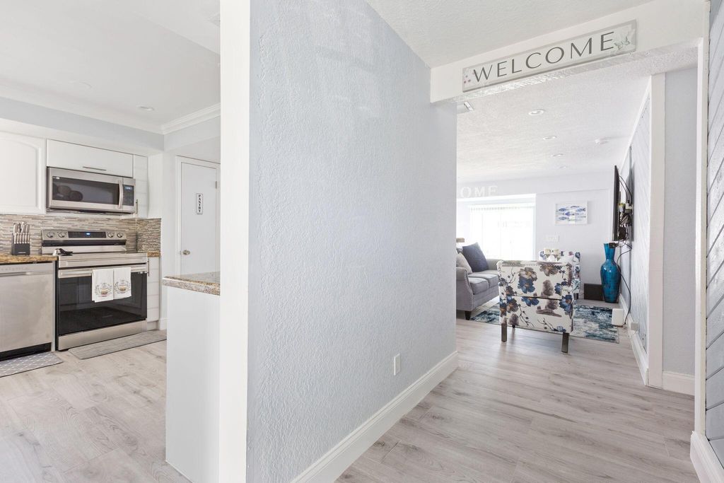 Photo of 10044 Dasheen Avenue, Palm Beach Gardens, FL 33410 (MLS # B26022757)