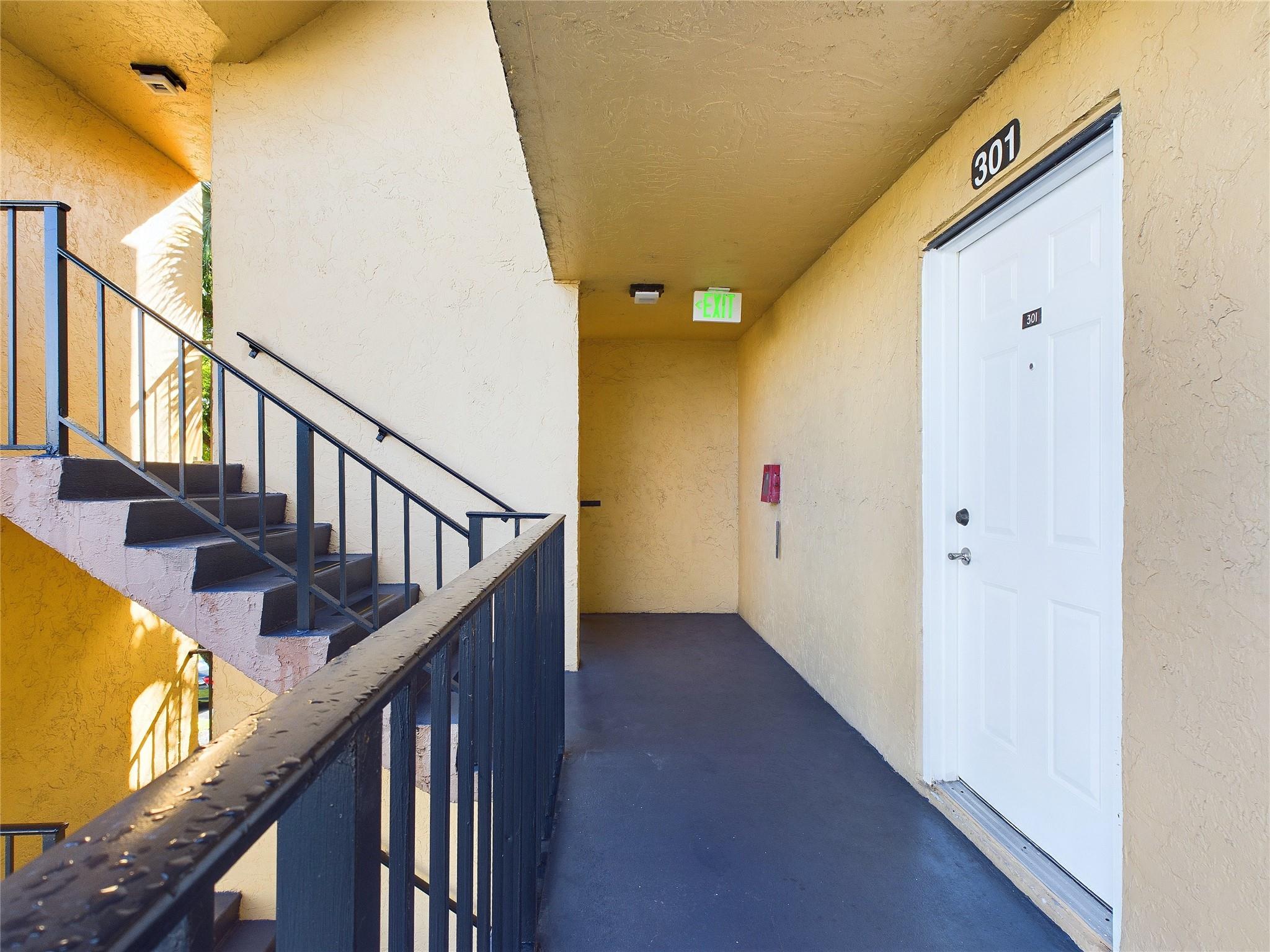 9370 SW 8th St 301