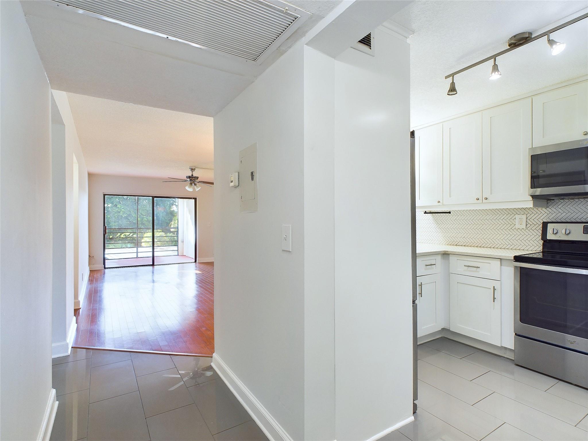 9370 SW 8th St 301