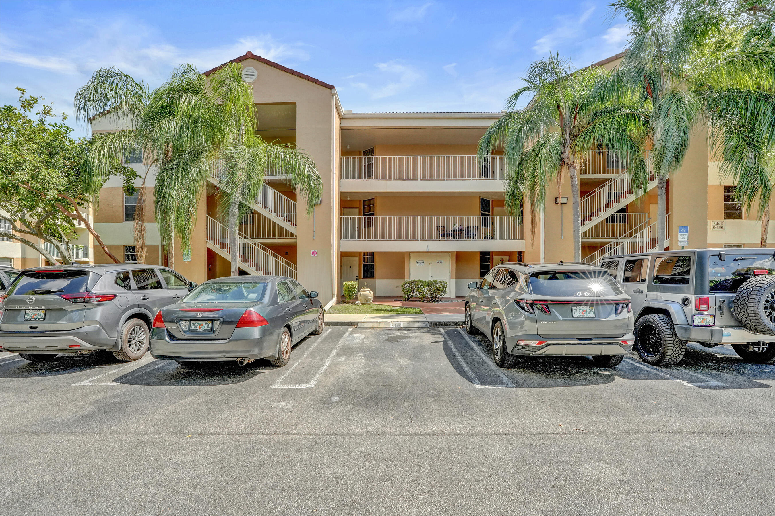 CORAL SPRINGS ESTATE TOWNHOMES - Residential