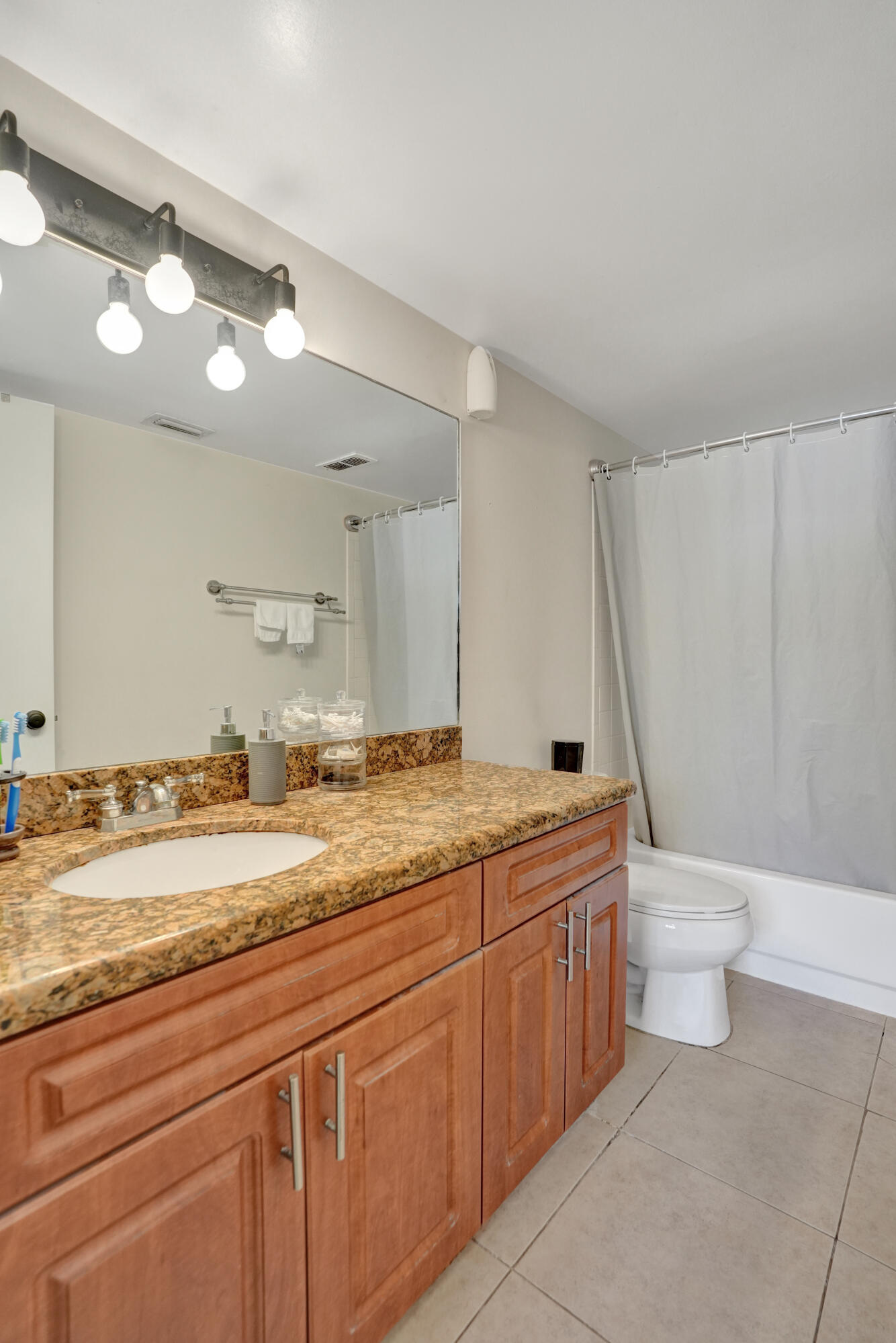 CORAL SPRINGS ESTATE TOWNHOMES - Residential