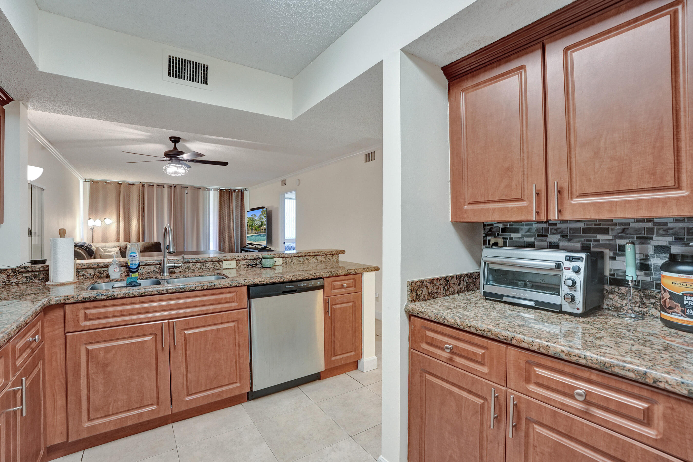 CORAL SPRINGS ESTATE TOWNHOMES - Residential
