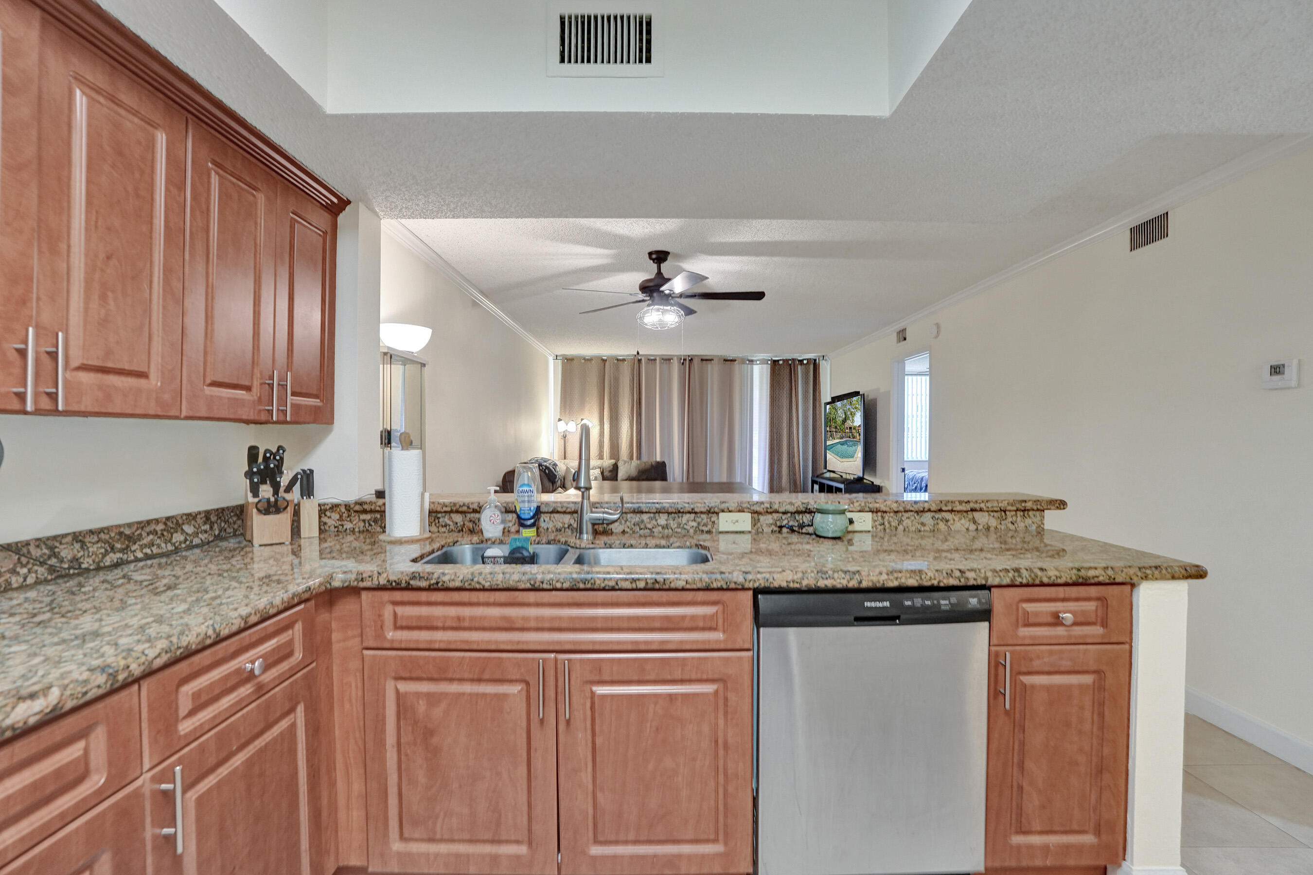 CORAL SPRINGS ESTATE TOWNHOMES - Residential