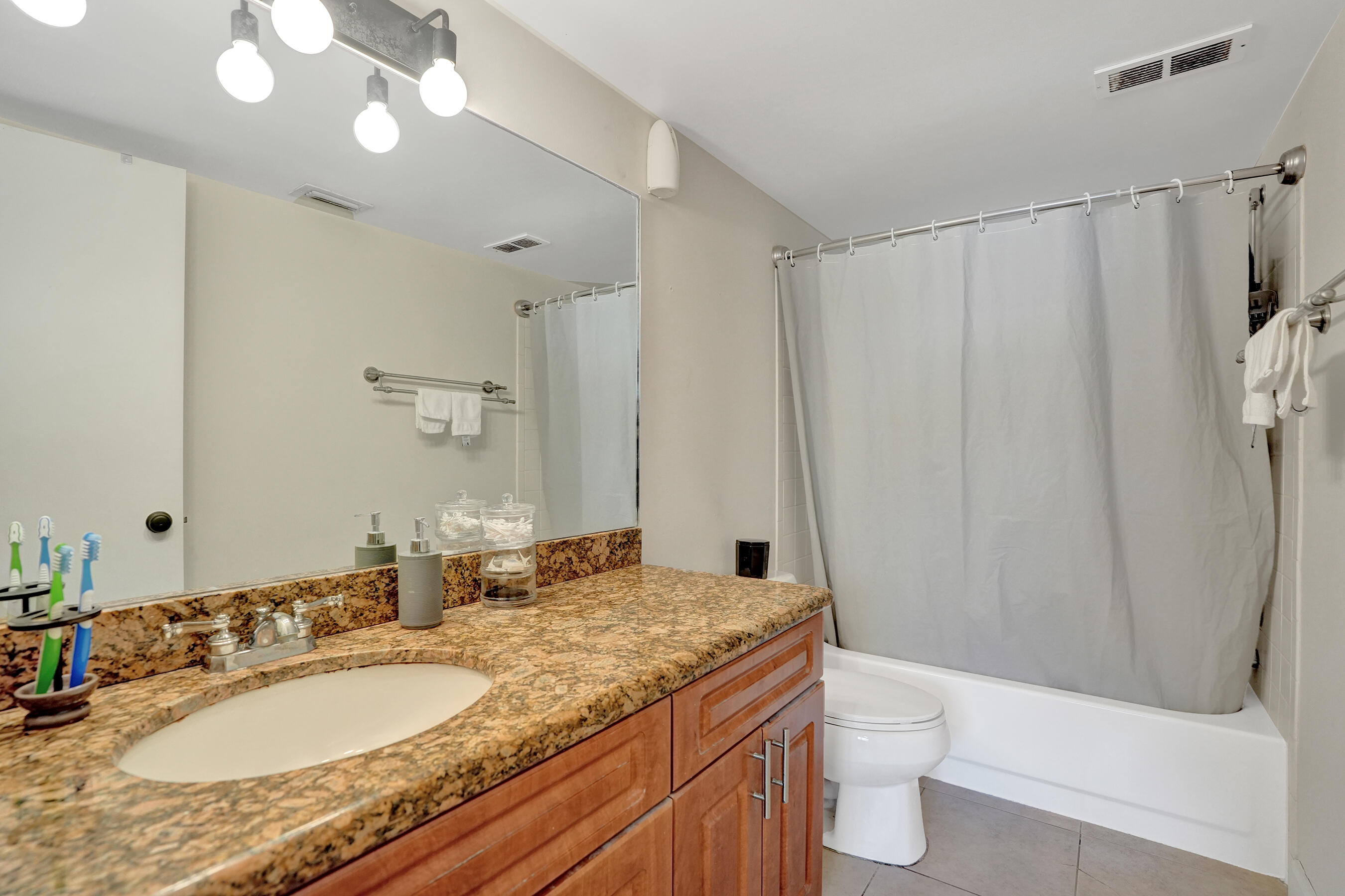 CORAL SPRINGS ESTATE TOWNHOMES - Residential