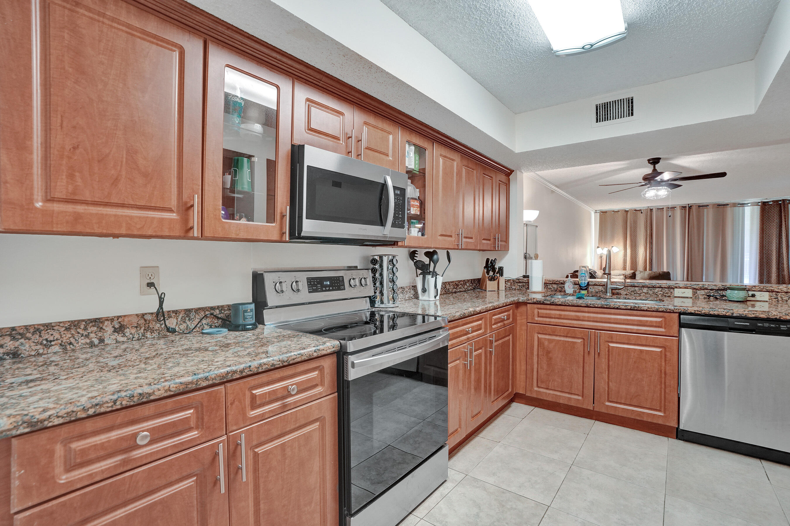 CORAL SPRINGS ESTATE TOWNHOMES - Residential