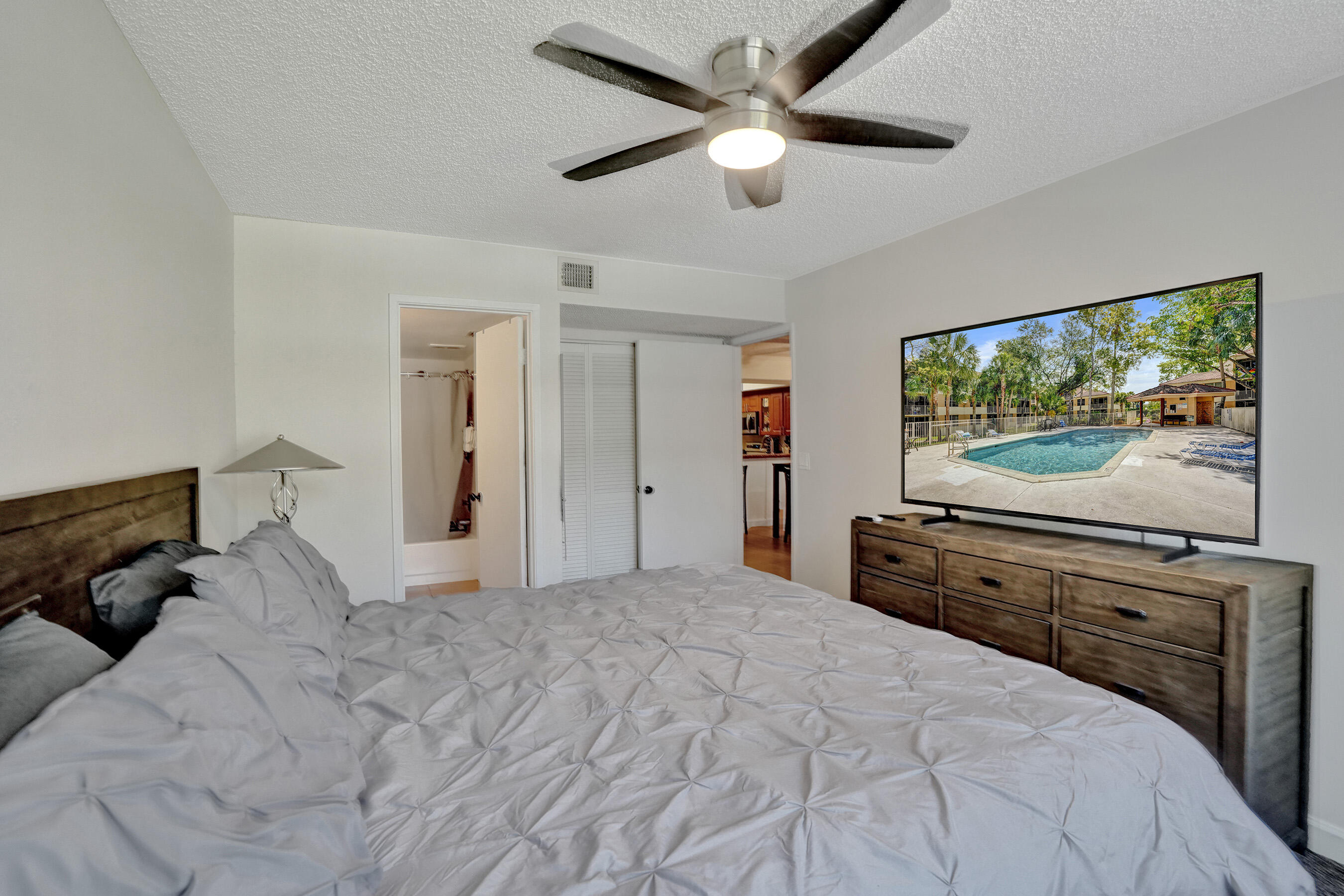 CORAL SPRINGS ESTATE TOWNHOMES - Residential