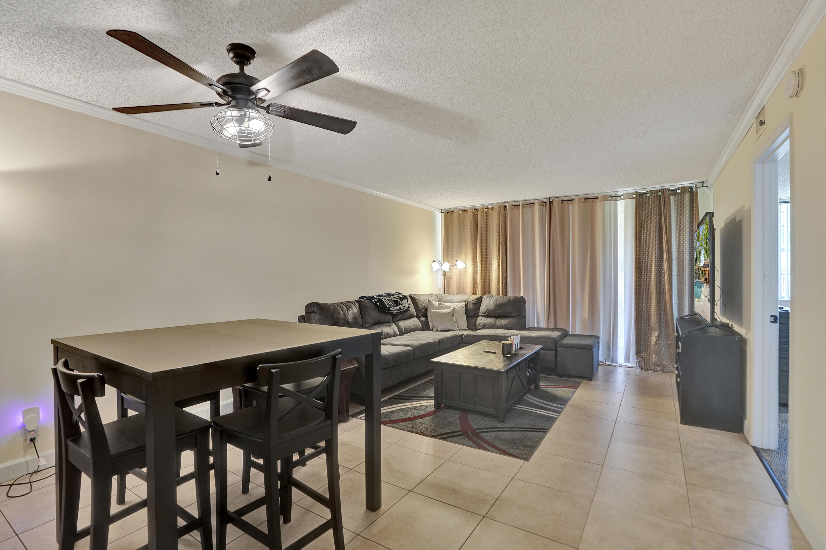 CORAL SPRINGS ESTATE TOWNHOMES - Residential