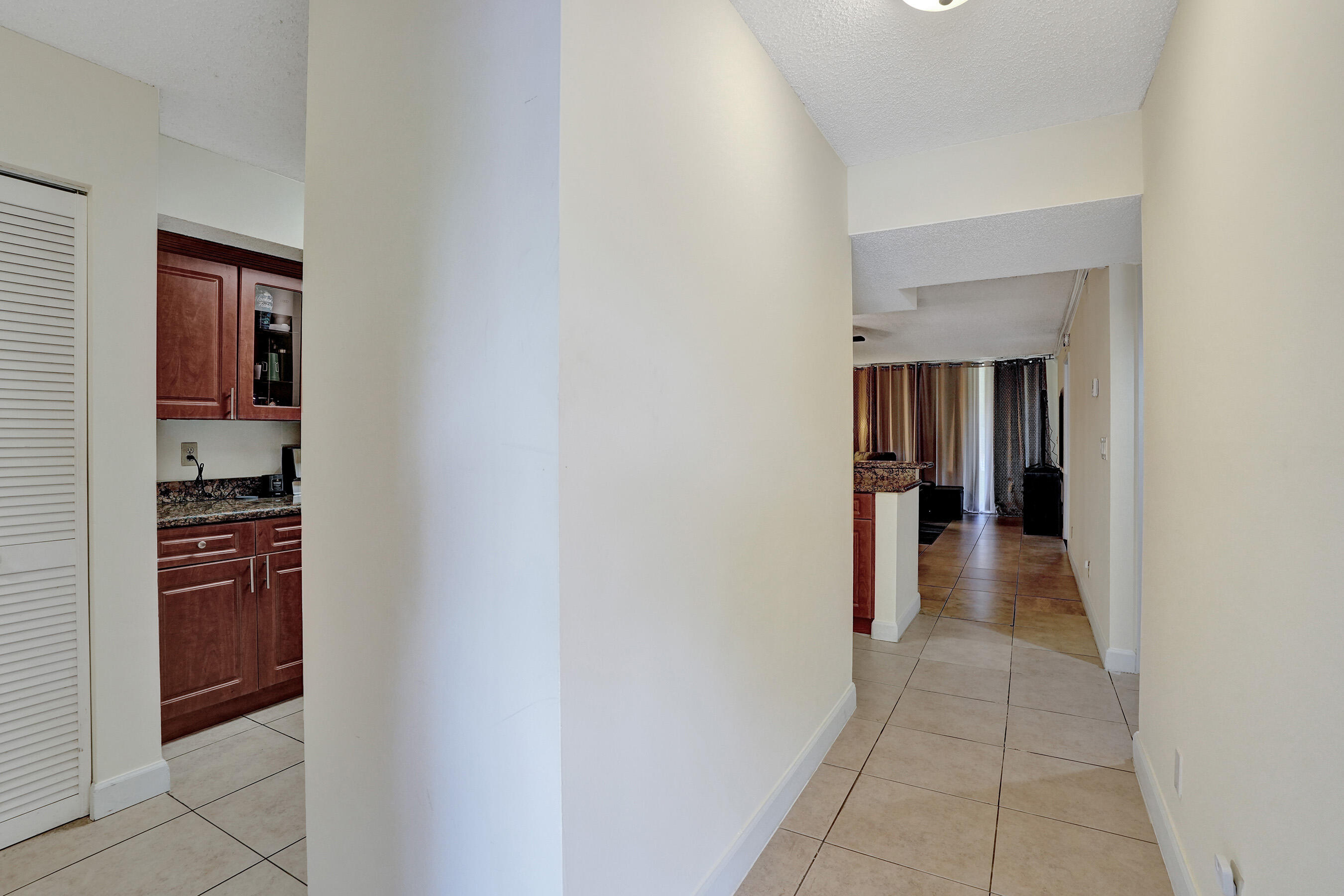 CORAL SPRINGS ESTATE TOWNHOMES - Residential