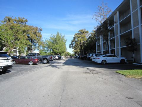 A home in Lauderdale Lakes