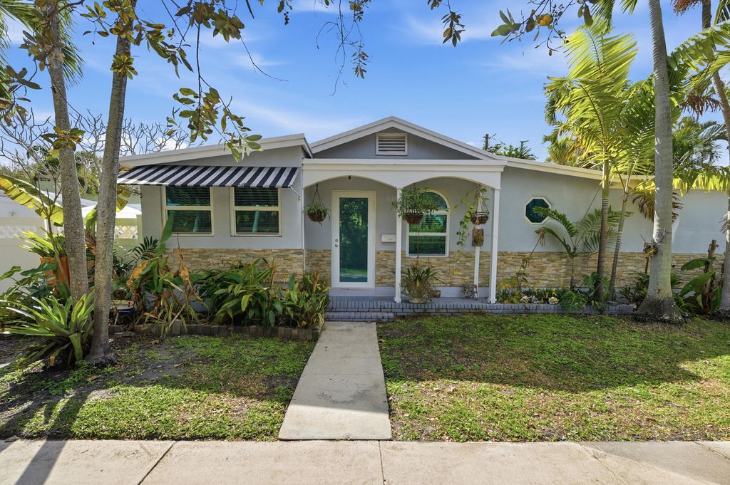 Photo of 1610 NE 7th Street, Fort Lauderdale, FL 33304 (MLS # B26024411)