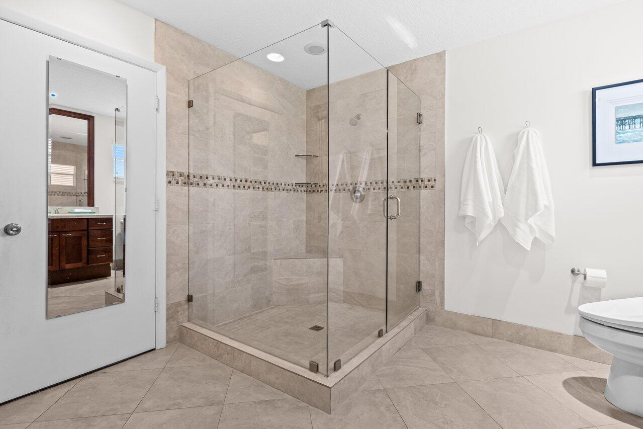 EASTPOINTE COUNTRY CLUB 8 - Residential Lease