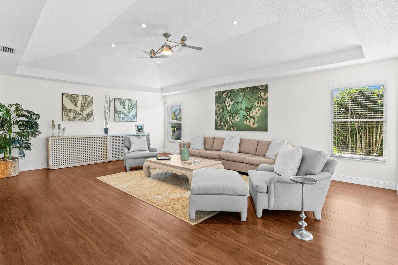 EASTPOINTE COUNTRY CLUB 8 - Residential Lease