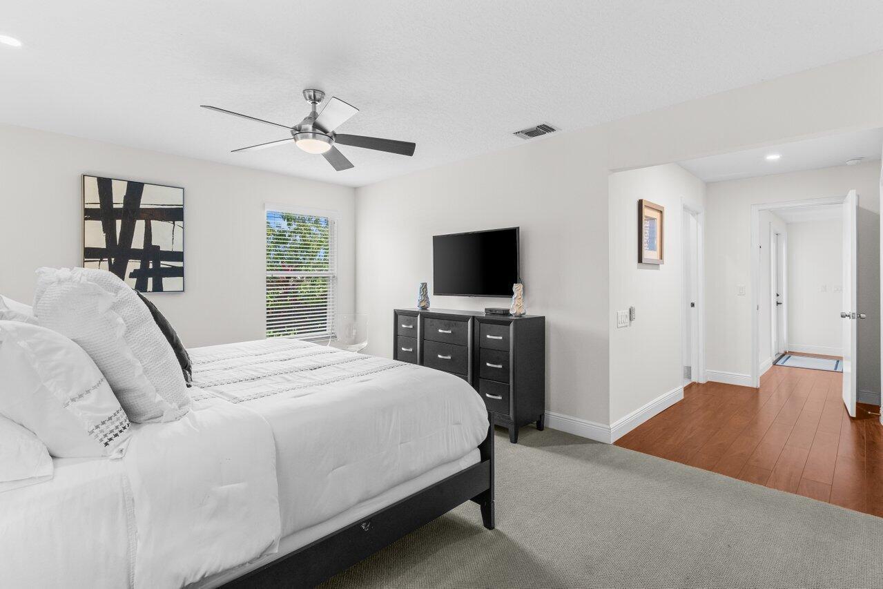 EASTPOINTE COUNTRY CLUB 8 - Residential Lease