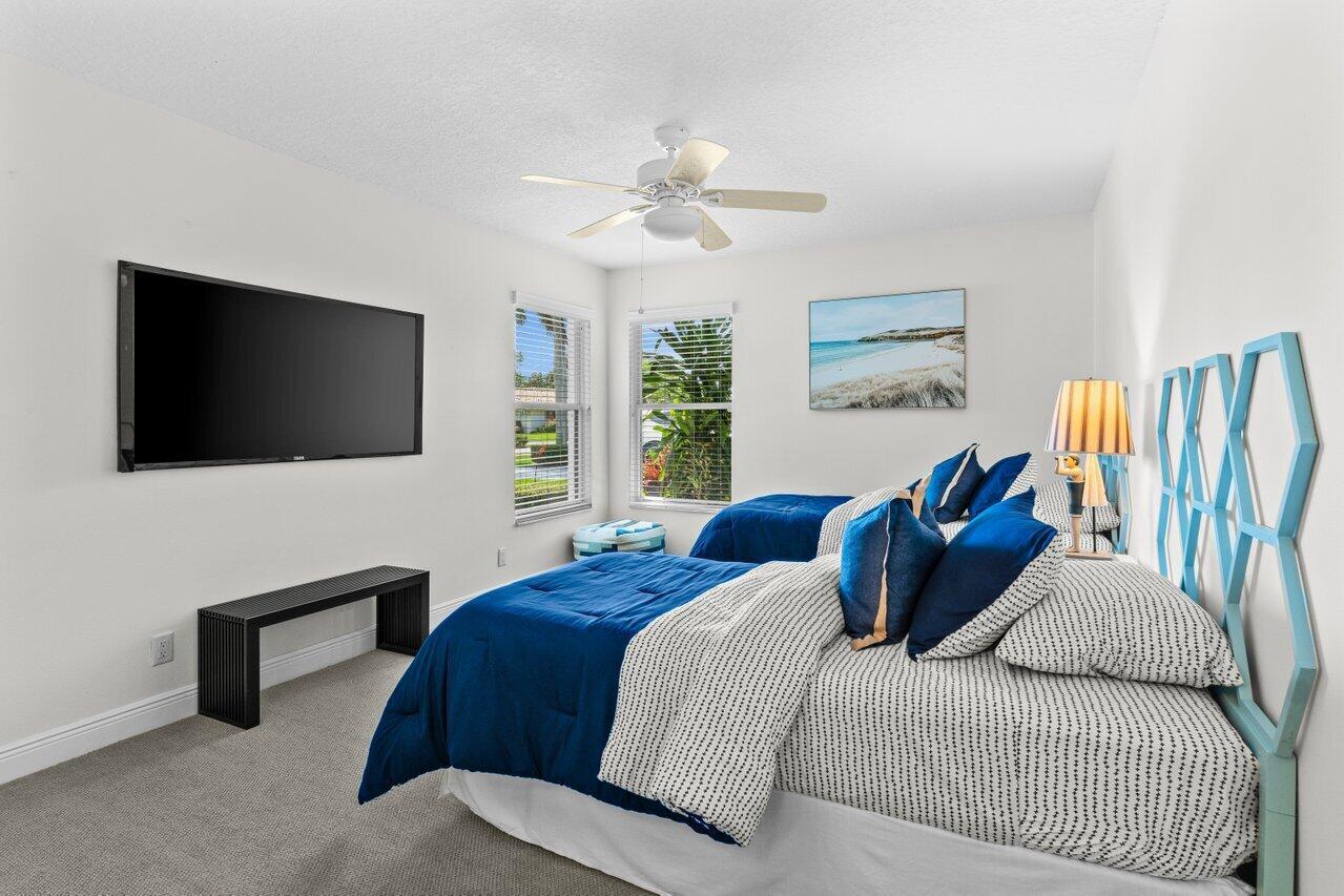 EASTPOINTE COUNTRY CLUB 8 - Residential Lease