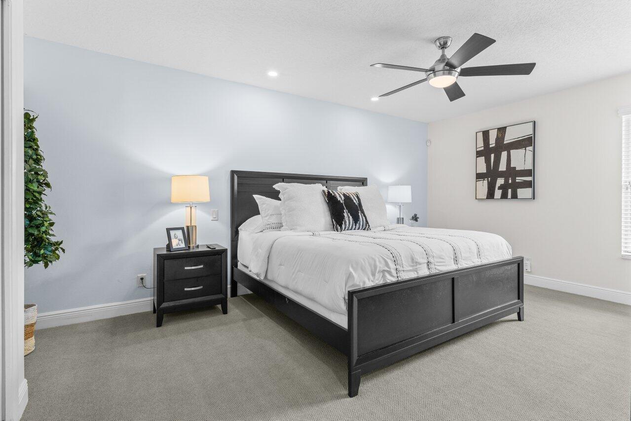 EASTPOINTE COUNTRY CLUB 8 - Residential Lease